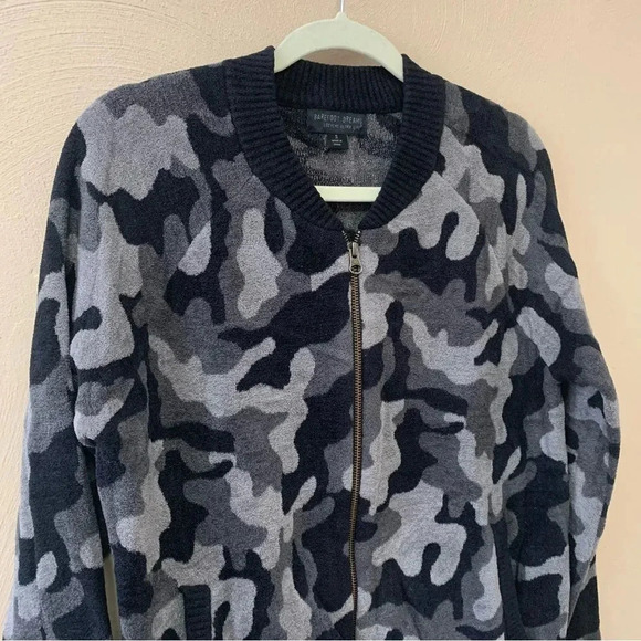 Barefoot Dreams CozyChic Ultra Lite Camo Zip-Up Bomber Size Small - Picture 3 of 10